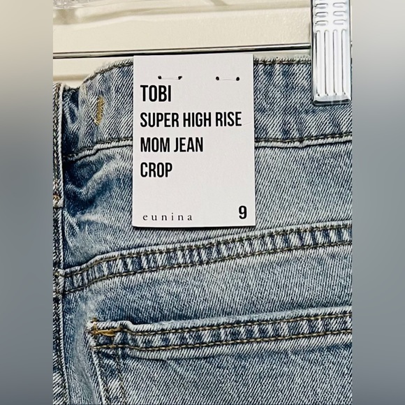 Super High Rise Mom Jean Crop - Picture 3 of 4